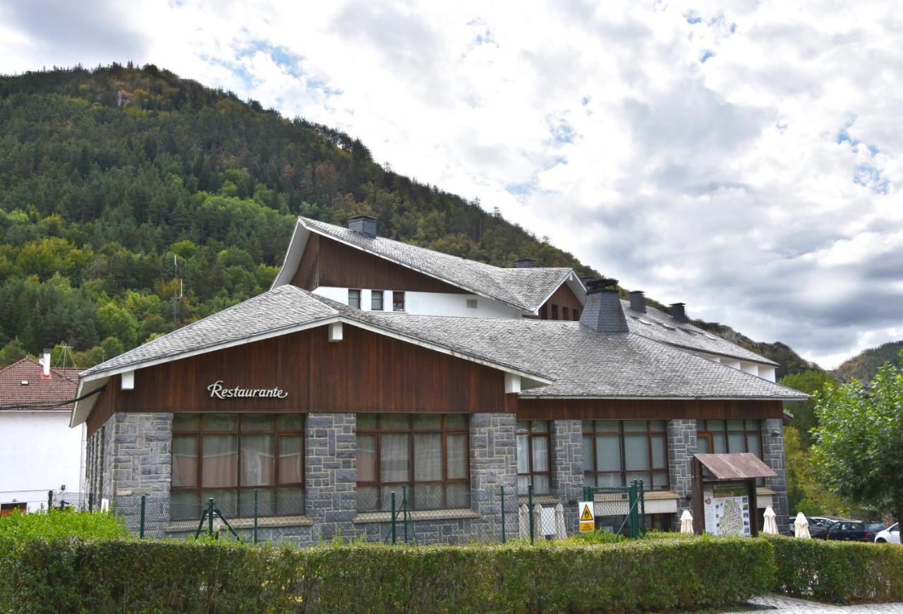 Hotel Y Apartamentos Snoe Isaba Exteriér fotografie